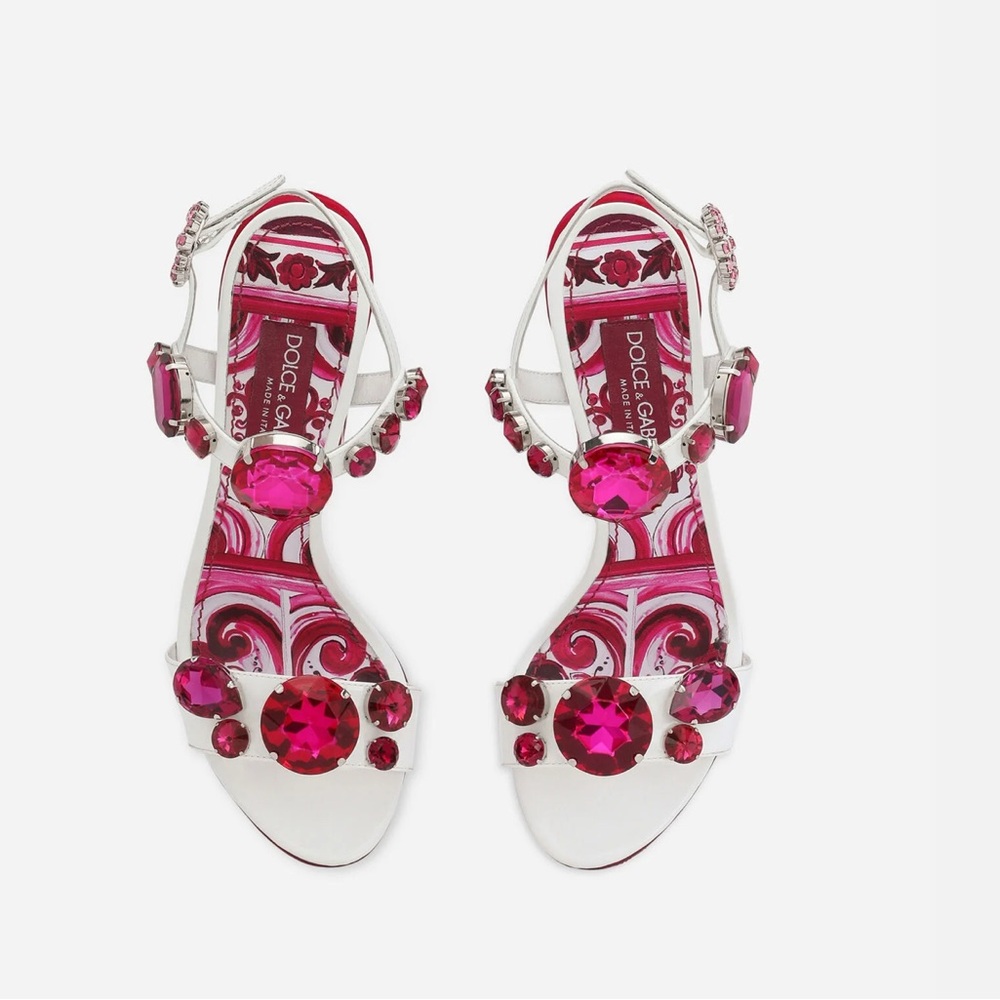 Patent leather sandals with stone embellishment and painted heel (New)